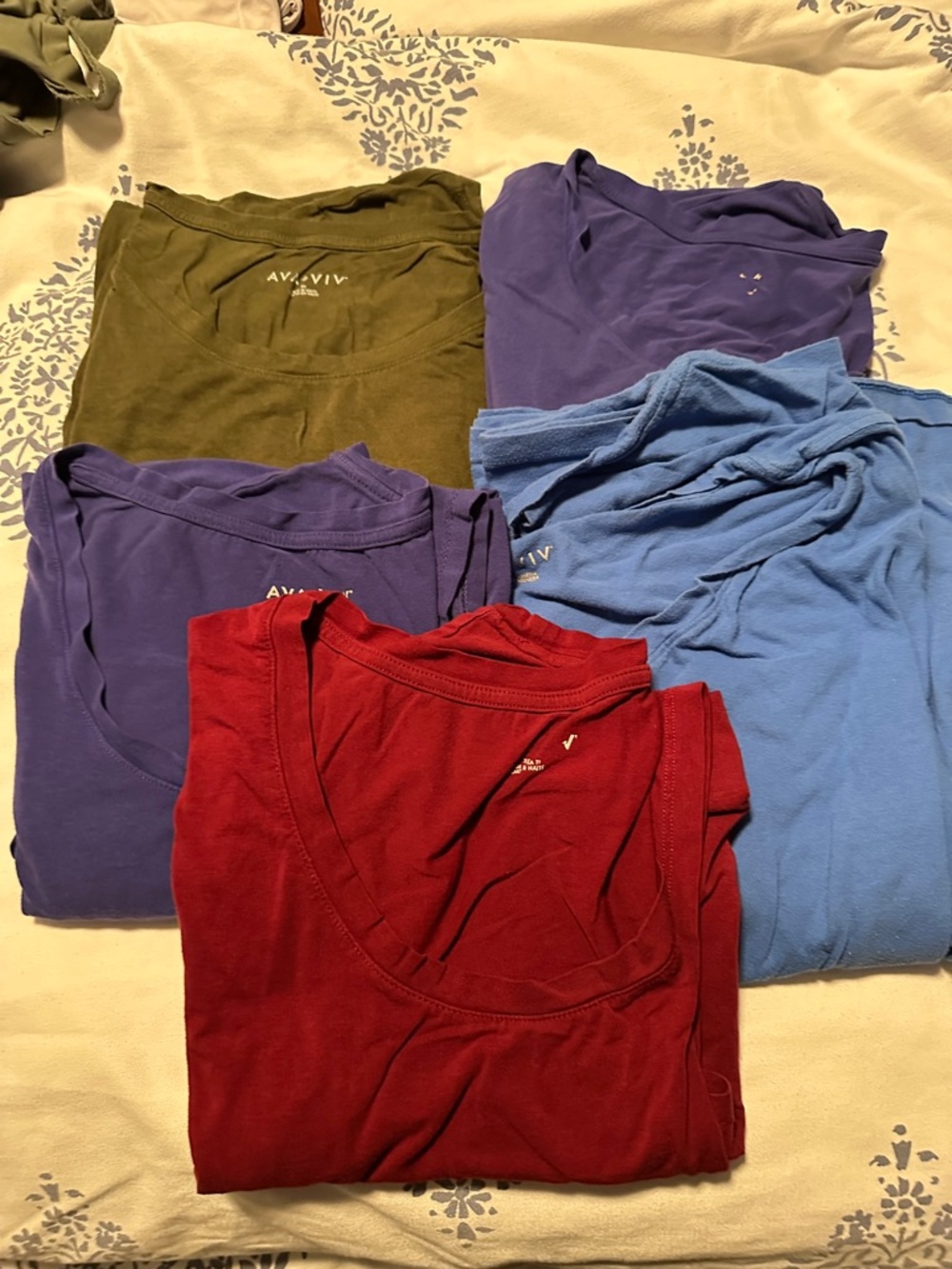 Pack of five crew Neck Tees in Red, dark and light Blue, and Olive. 3X